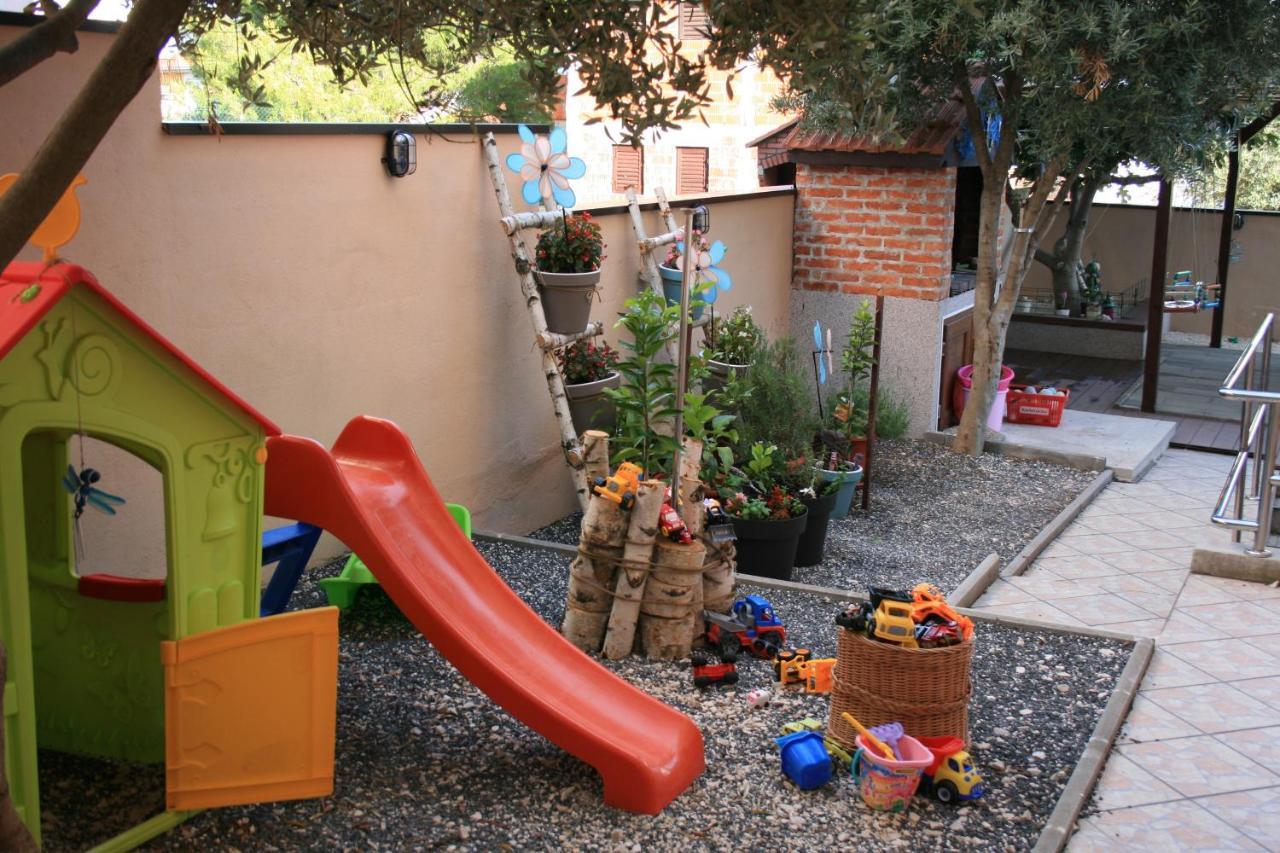 Apartmani Mia Trogir Buitenkant foto